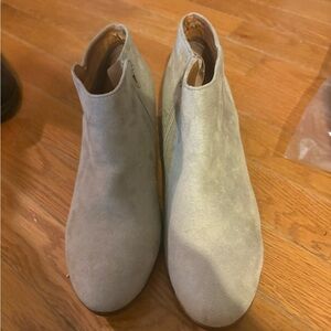 Elegant Women's Gray Ankle Booties